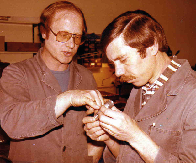 Werner Schmidt and Jürgen Wagner tinker with the inversion system. 
